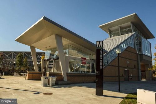 2217 Saunders Dr, HERNDON, VA, 20170-4344 | Card Image