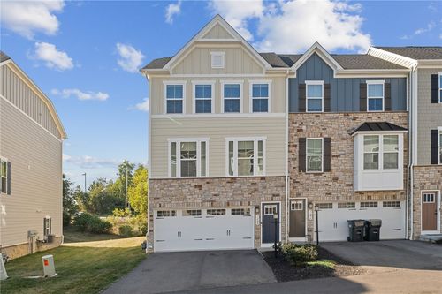 7208 Chestnut Way, Gibsonia, PA, 15044-6927 | Card Image