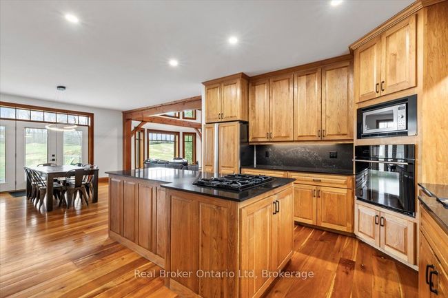 740494 Sideroad 3, House other with 6 bedrooms, 4 bathrooms and 8 parking in Chatsworth ON | Image 15
