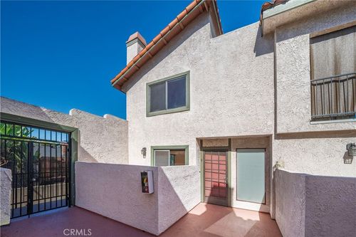 9-6101 Fulton Avenue, Van Nuys, CA, 91401 | Card Image