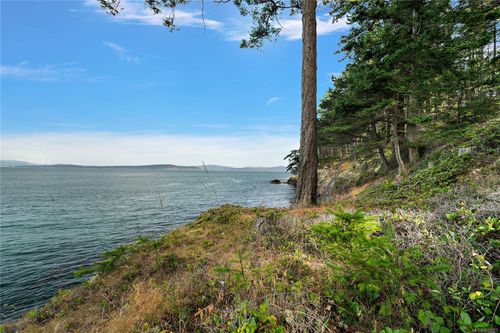 1324 Greenleaf Lane, Sidney Island, BC, V8L5Y9 | Card Image