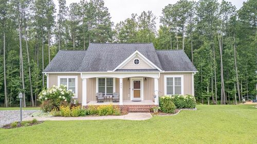 302 Thomas Cir, Farmville, VA, 23901-2467 | Card Image