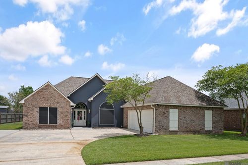 32846 Briaroak Dr, Walker, LA, 70785-5745 | Card Image