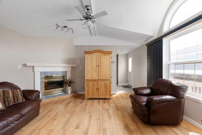 168 Clausen Crescent, House other with 3 bedrooms, 2 bathrooms and 4 parking in Fort Mcmurray AB | Image 4