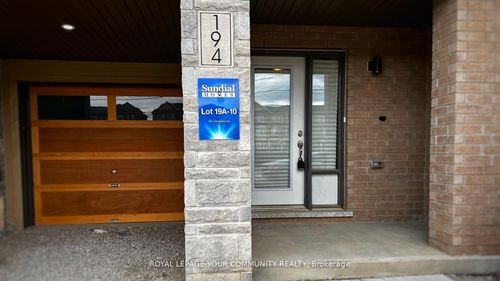 194 Vantage Loop, Newmarket, ON, L3X0L3 | Card Image