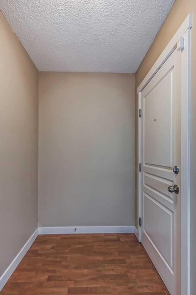 2201 - 211 Aspen Stone Blvd Sw, Condo with 2 bedrooms, 2 bathrooms and 1 parking in Calgary AB | Image 3