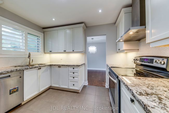 1266 Lambeth Rd, House other with 4 bedrooms, 3 bathrooms and 3 parking in Oakville ON | Image 14