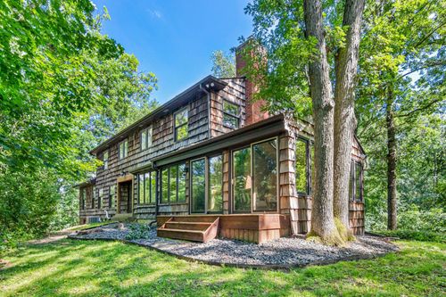 2 Crocus Ln, North Oaks, MN, 55127-6302 | Card Image