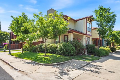 213 Washington Pl, West Sacramento, CA, 95605-2940 | Card Image