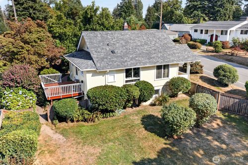 906 Sw 130th St, Burien, WA, 98146-3129 | Card Image