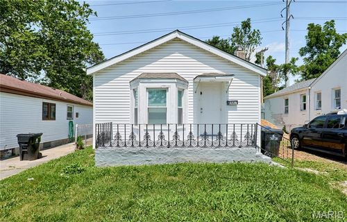 8447 Kempland Pl, Saint Louis, MO, 63132-2615 | Card Image