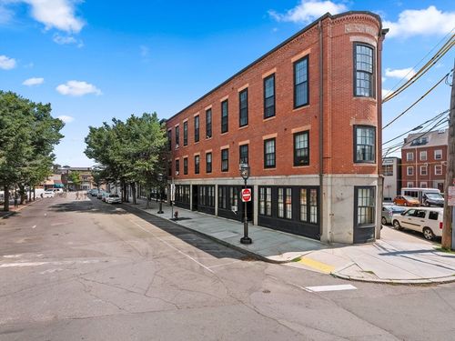3c-157-165 Winnisimmet St, Chelsea, MA, 02150-2745 | Card Image