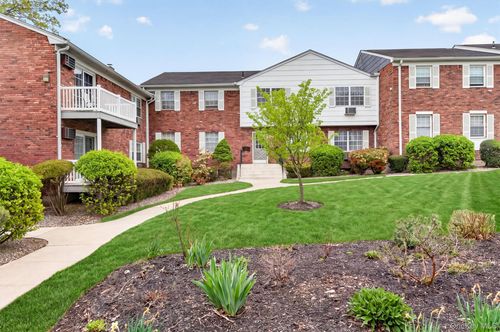 31 Doxbury Ln, Suffern, NY, 10901-7255 | Card Image