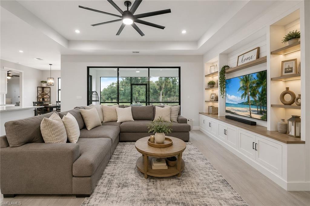 Residential in NAPLES 4