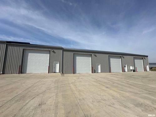 unit-17-7620 Louis Rich Ct, Davenport, IA, 52804-1414 | Card Image