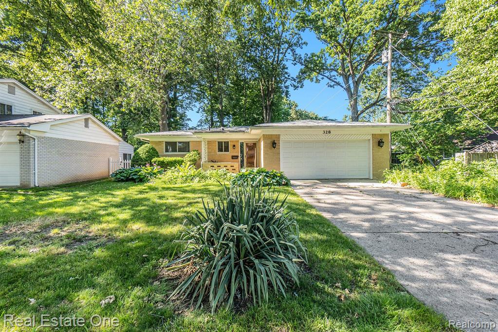 Fisher Ct, Clawson, MI 48017