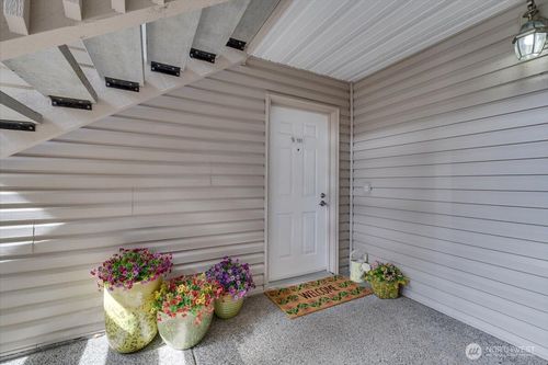 101-8833 1st St Ne, Lake Stevens, WA, 98258-7381 | Card Image