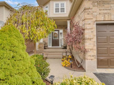 94 Forest Edge Trail, House other with 4 bedrooms, 3 bathrooms and 4 parking in Kitchener ON | Image 2