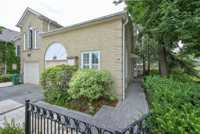 35 - 18 Hartnell Sq, Condo with 3 bedrooms, 3 bathrooms and 2 parking in Brampton ON | Image 2