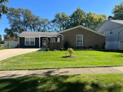 196 Green Ct, Streamwood, IL, 60107-1133 | Card Image
