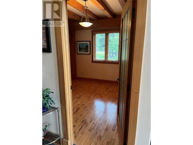 130 8 Th St, House other with 2 bedrooms, 3 bathrooms and null parking in Kaslo BC | Image 47