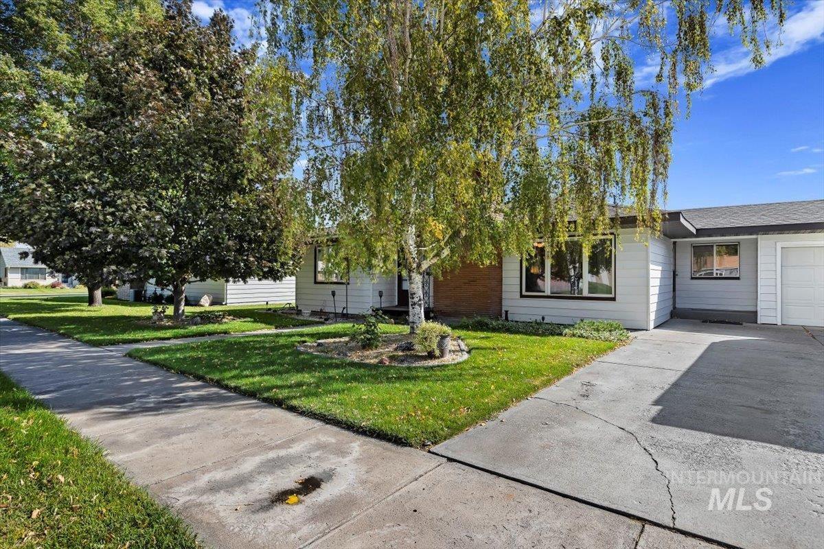 Oakley Ave, Burley, ID 83318