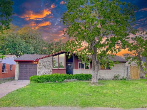 3802 Simsbrook Dr, Houston, TX, 77045-5642 | Card Image