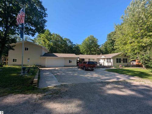5314 E 16th St, Au Gres, MI, 48703-9586 | Card Image