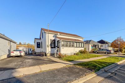 305 Nassau St, House attached with 2 bedrooms, 1 bathrooms and 2 parking in Oshawa ON | Image 1