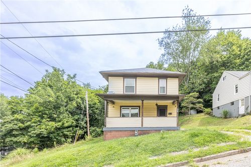 1017 Virginia St, Jeannette, PA, 15644-1662 | Card Image