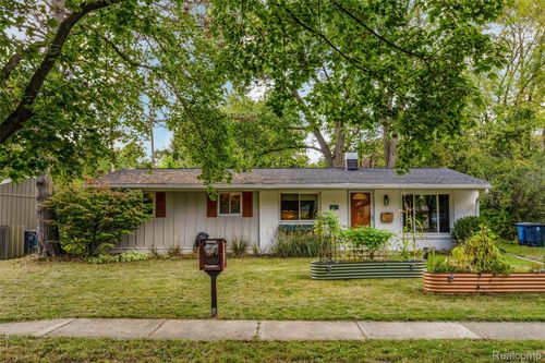 2711 Canterbury Rd, Ann Arbor, MI, 48104-5018 | Card Image