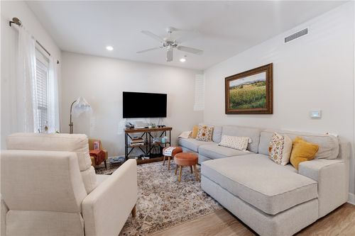 103-149 S Debardeleben St, Auburn, AL, 36830-5519 | Card Image