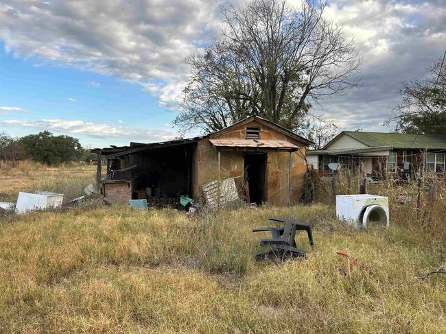 104 Shawnee St, House other with 3 bedrooms, 2 bathrooms and null parking in Cherokee TX | Image 14