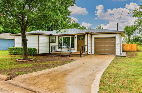 931 N Oak St, Muenster, TX, 76252-2313 | Card Image