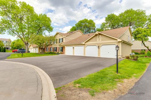 o2-136 Wolcott Ct, Schaumburg, IL, 60193-1676 | Card Image