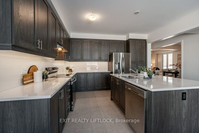 715 Latimer Way, House other with 4 bedrooms, 4 bathrooms and 2 parking in Peterborough ON | Image 9