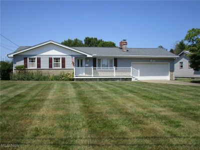 Great Curb Appeal for this Austintown Ranch | Image 1