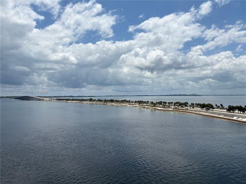 602-175 Se 25, Miami, FL, 33129 | Card Image