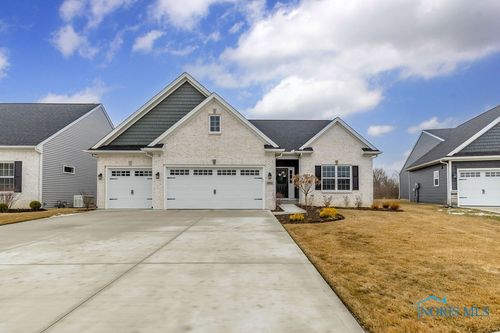 9851 Saugatuck Dr, Sylvania, OH, 43560-9104 | Card Image