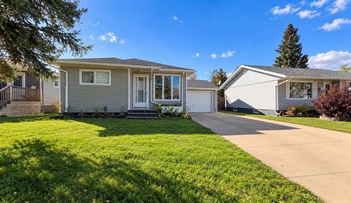 212 2nd Ave S, Swan River, MB, R0L1Z0 | Card Image