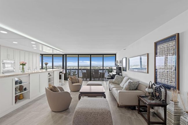 APT-1902 - 1900 Consulate Pl, Condo with 2 bedrooms, 2 bathrooms and null parking in West Palm Beach FL | Image 13