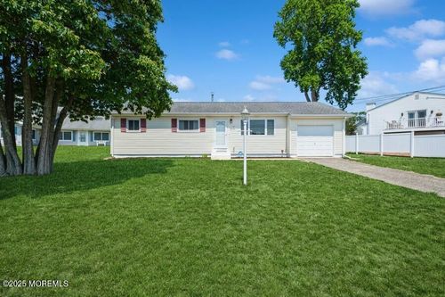 30 Corrigan Ave, Pine Beach, NJ, 08741-1412 | Card Image