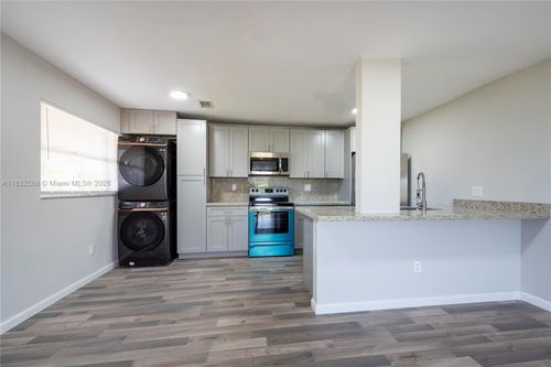 apt-509-4111 Stirling Rd, Davie, FL, 33314-7503 | Card Image
