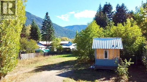 {{alt}} | Card Image