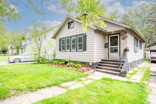 991 Ogden Ave, Benton Harbor, MI, 49022-5304 | Card Image