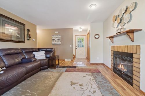 833 Hemlock Dr, Verona, WI, 53593-1614 | Card Image