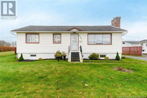 347 Beaconsfield Cres, Saint John, NB, E2M2H7 | Card Image