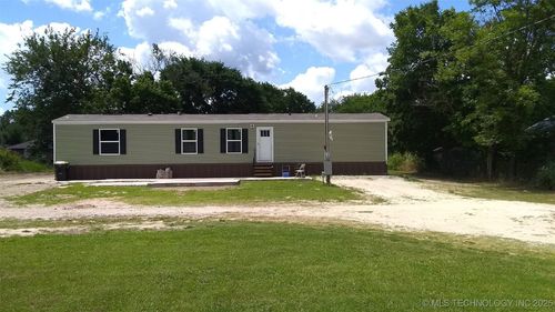 413 E Highway 1, Allen, OK, 74825-3605 | Card Image