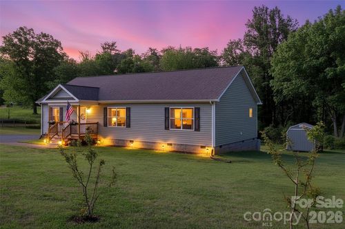 6591 George Hildebran Sch Rd, Hickory, NC, 28602-8409 | Card Image