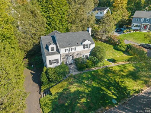1 Windsor Ln, Scarsdale, NY, 10583-5615 | Card Image